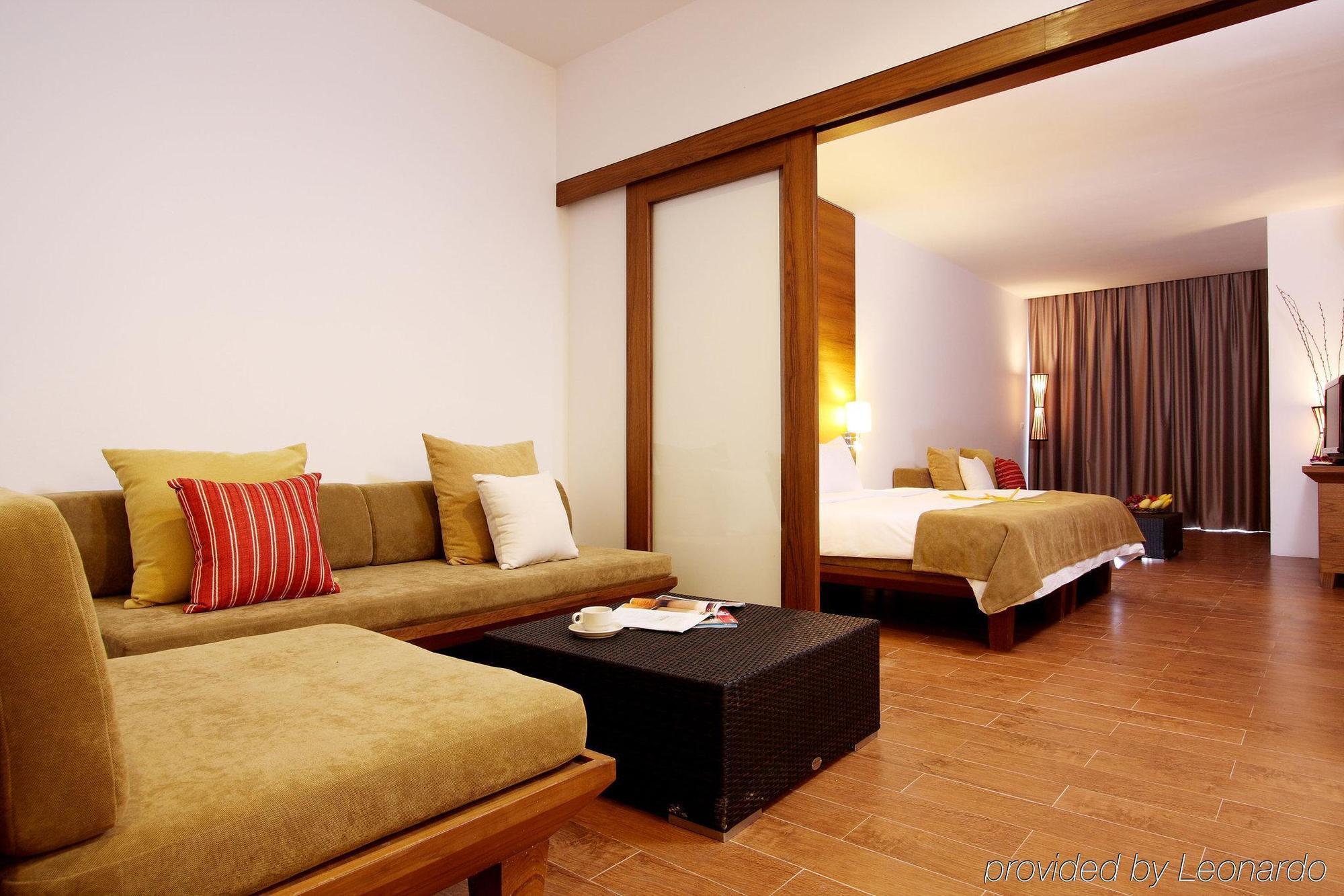 Kamala Beach Inn Phuket Exterior foto