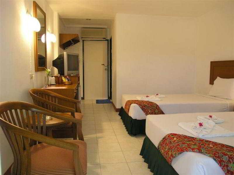 Kamala Beach Inn Phuket Exterior foto